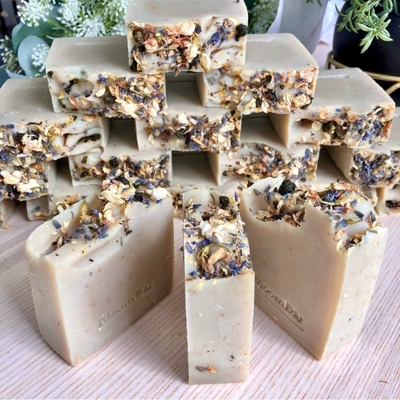Jasmine Lavender Coconut Milk | Handcrafted Body Soap - Set of 2 bars - Picture 4 of 8